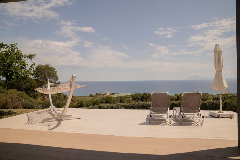 Panoramic Views From Every Corner